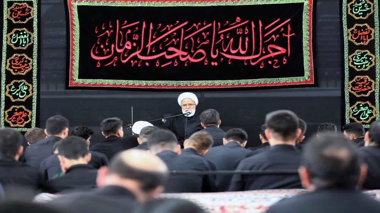 قیام امام حسین (ع)، الگوی تمام عیار انقلاب اسلامی است