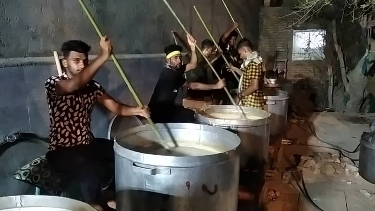 طبخ ۳۲ دیگ حلیم نذری در هرمز
