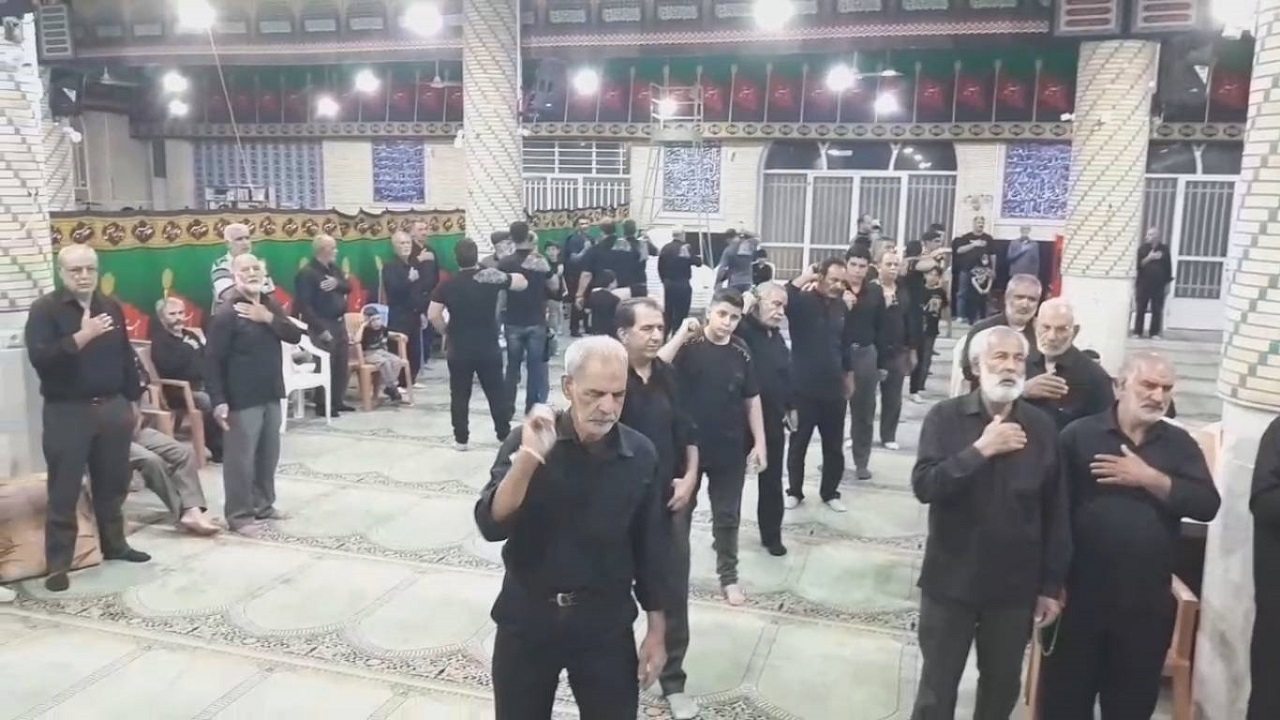 لنجانی‌ها در شب هشتم محرم به سوگ نشستند + فیلم