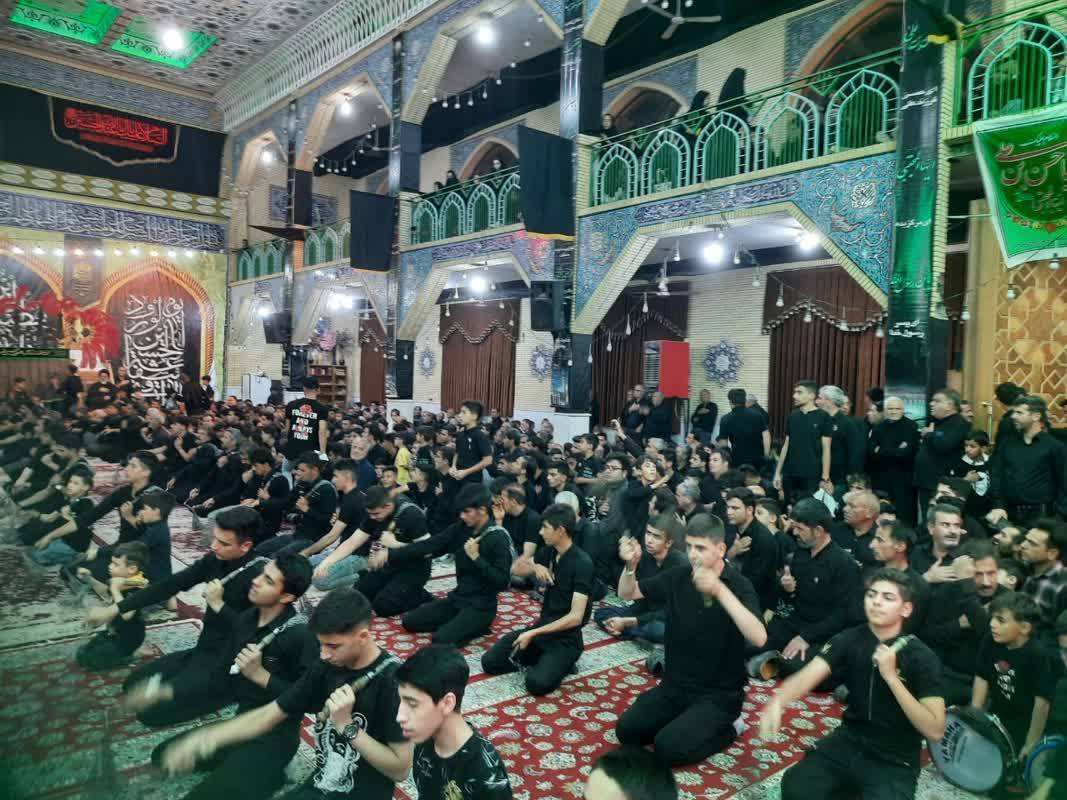 مراسم سینه زنی