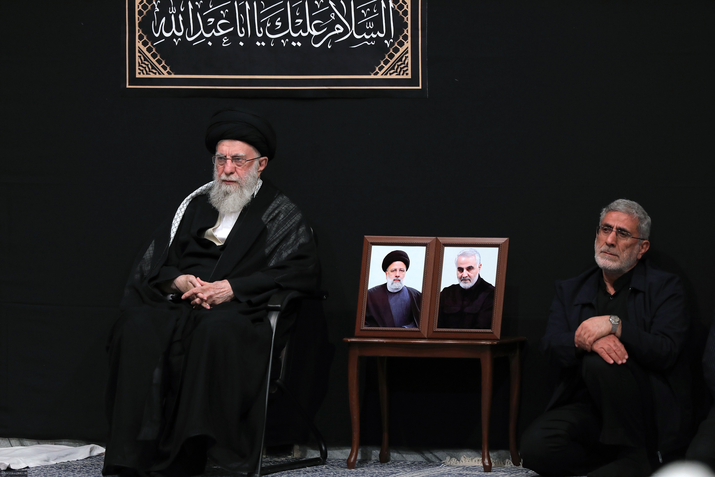 سردار قاآنی در کنار رهبر معظم انقلاب