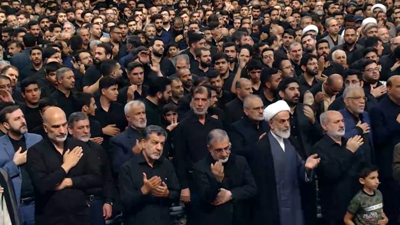 نوحه‌خوانی محمود کریمی در شب تاسوعای حسینی + فیلم