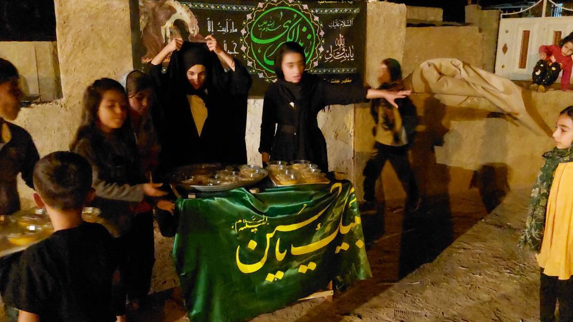 ایستگاه صلواتی دختران نوجوان