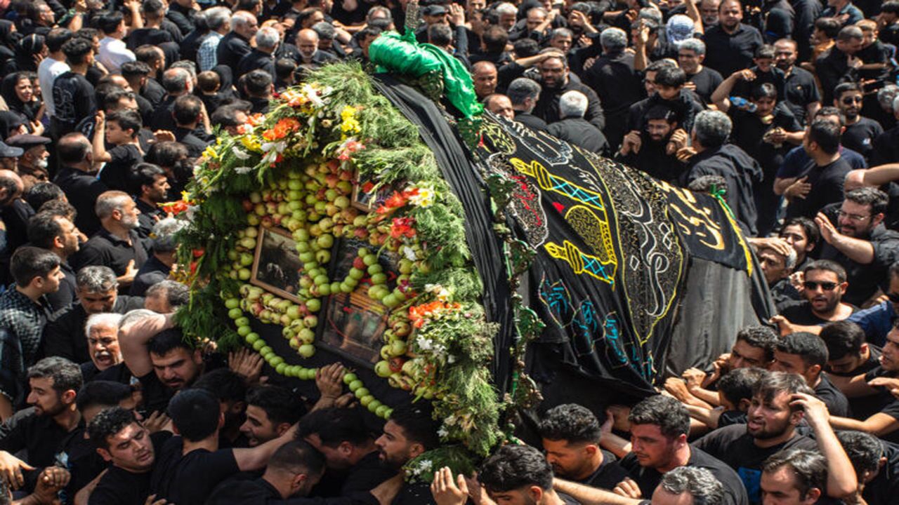 نخل گردانی جهادیه سمنان به یاد شهید علقمه+ فیلم