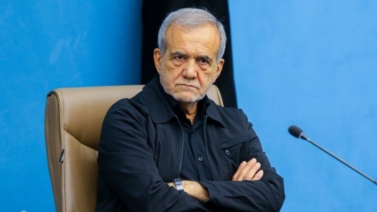 نشست اعضای جامعه کارگری و بازنشستگان با پزشکیان