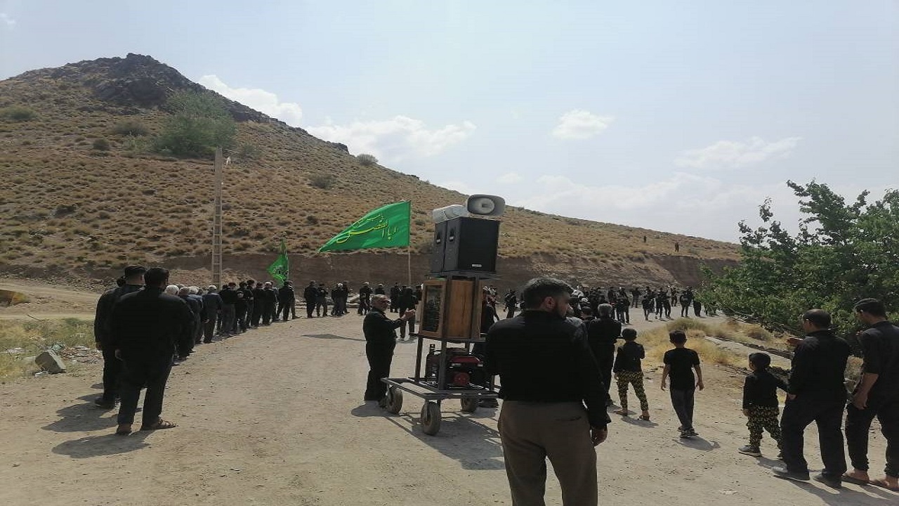 پابه پای یک رسم دیرینه در روستای سادات +فیلم