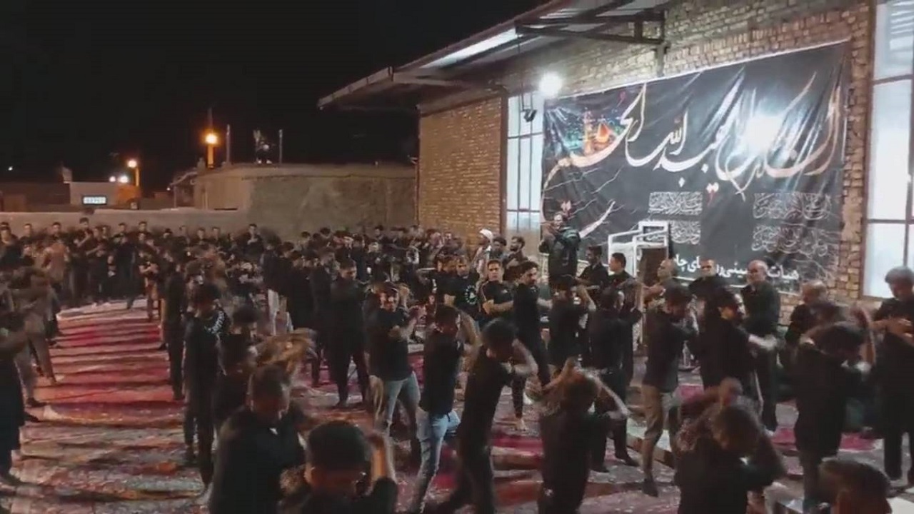 گوشه‌هایی از مراسم عزاداری سالار شهیدان در روستای چاهک + فیلم