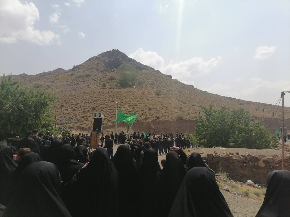 پابه پای یک رسم دیرینه در روستای سادات +فیلم