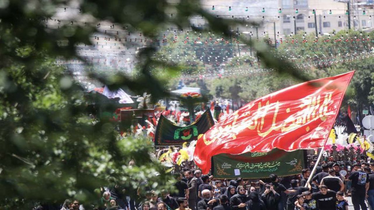طنین فریاد یا باب الحوائج در تاسوعای استان سمنان+ فیلم