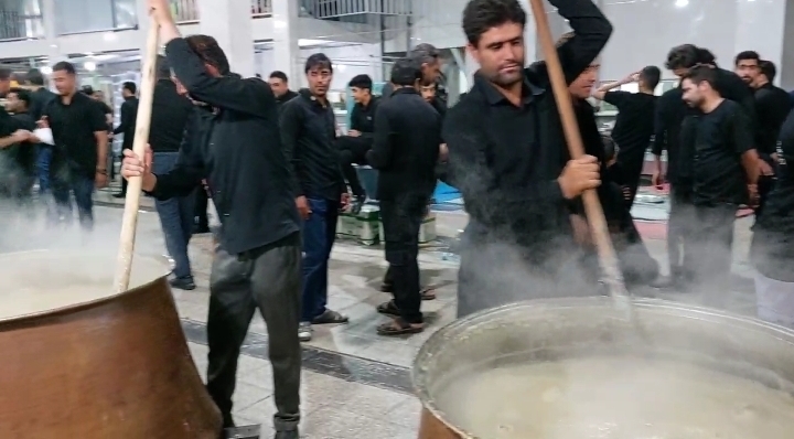 عزاداری مردم در عاشورای حسینی