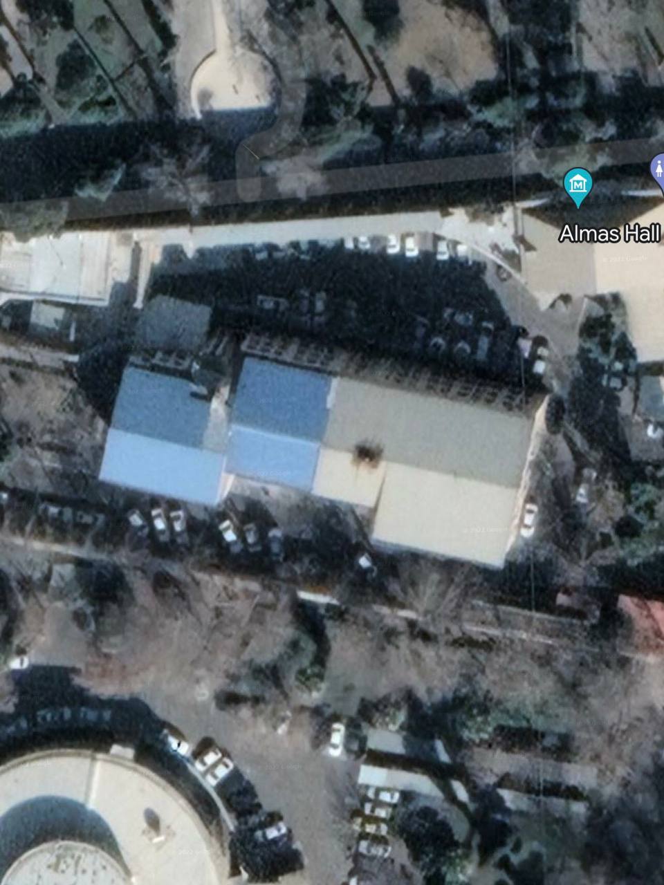 در محدوده این بنای تاریخی، ابتدا بانک ملی شعبه سبزهمیدان ساخته شد. در محدوده این بنای تاریخی، ابتدا بانک ملی شعبه سبزهمیدان ساخته شد.