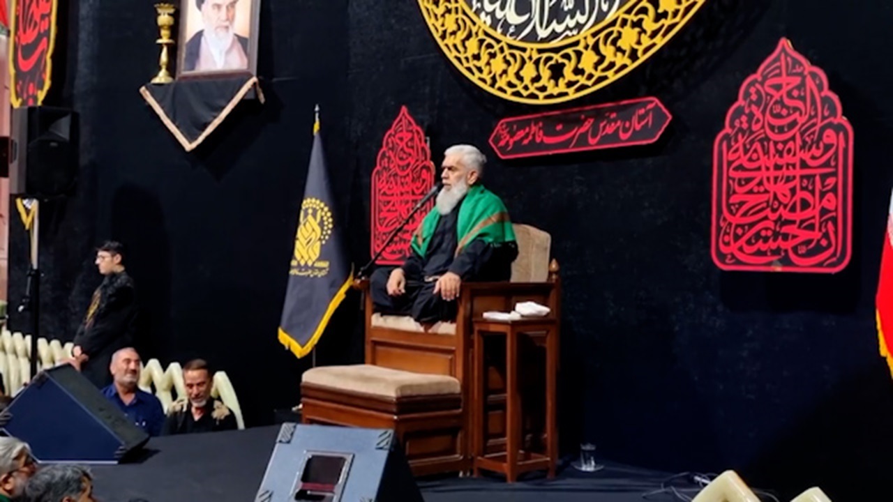 مقتل‌خوانی ظهر عاشورا در حرم مطهر حضرت معصومه (س) + فیلم