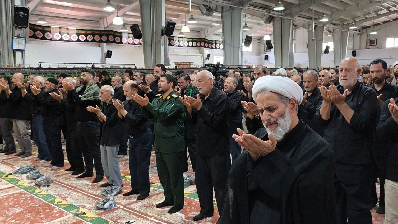 اقامه نماز ظهر عاشورا در آذربایجان شرقی