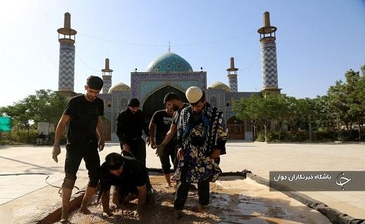 آیین گل مالی لرستانی&zwnj;های قم در روز عاشورا برگزار شد