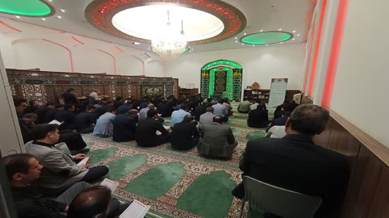 برگزاری مراسم قرائت زیارت عاشورا در شرکت آبفای استان یزد