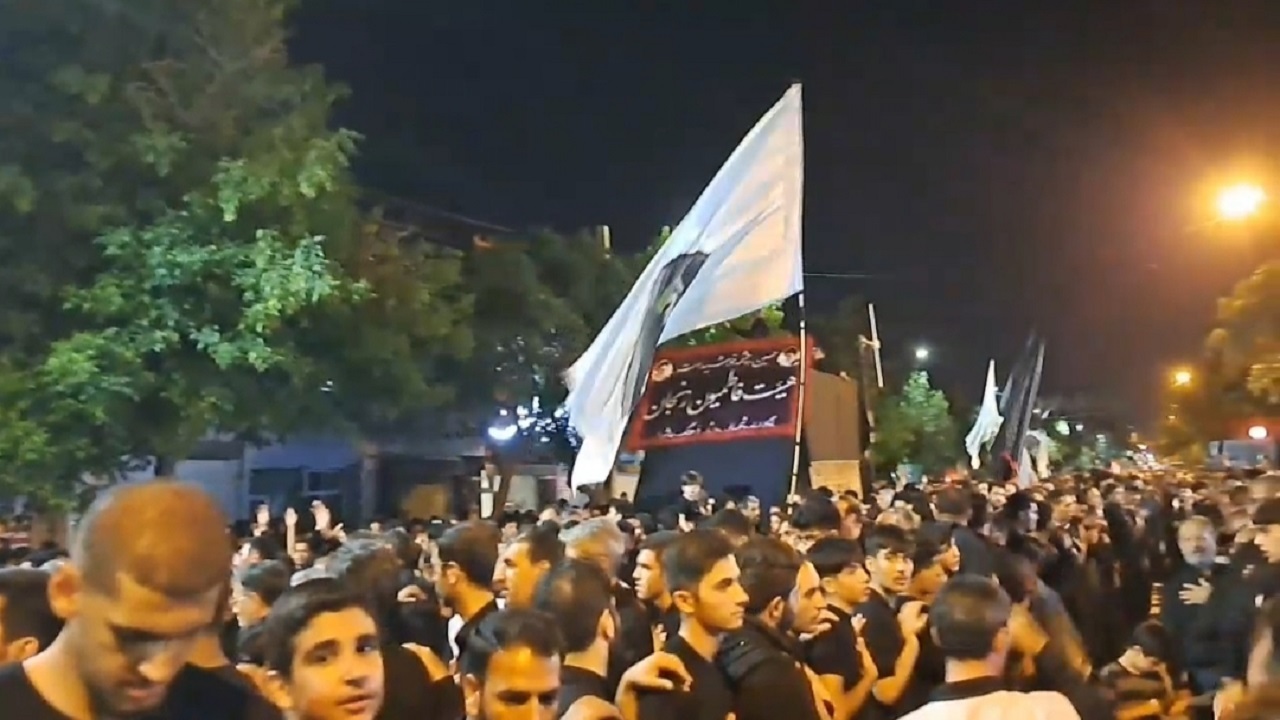 دسته عزاداری هیئت فاطمیون زنجان در شب عاشورای حسینی + فیلم