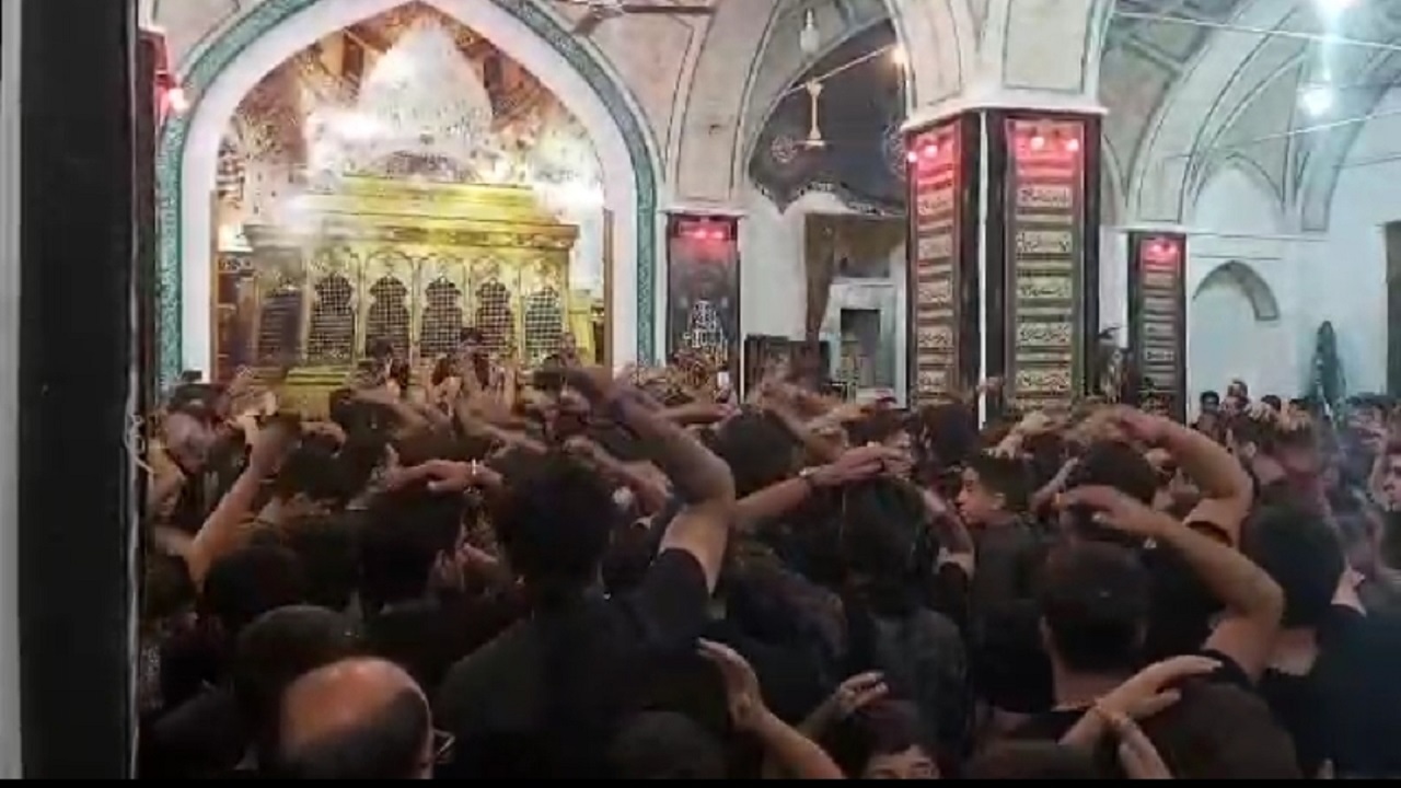 مراسم سوگواری شب عاشورا به سبک عزاداران هیئت حسینی در آران و بیدگل + فیلم