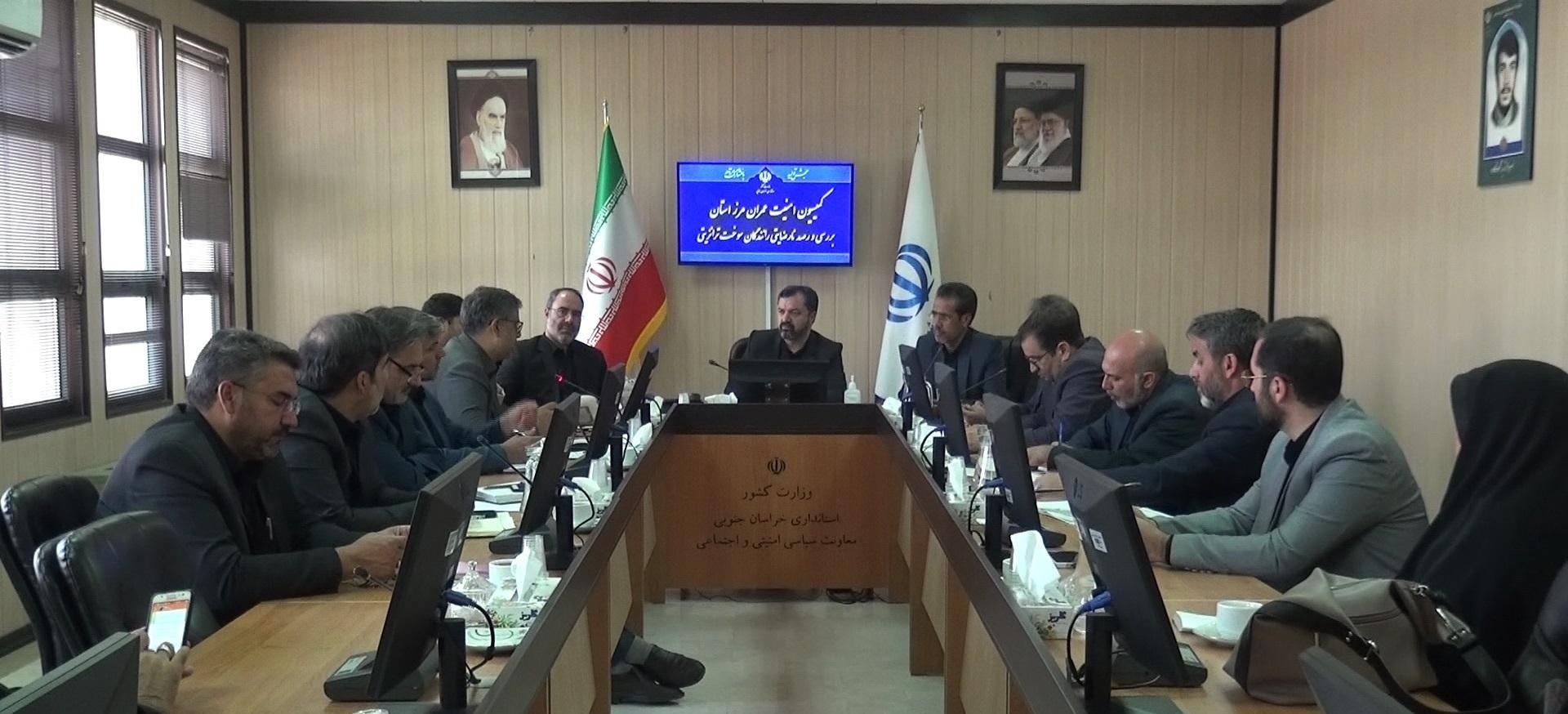 مشکلات کامیون‌های ترانزیت سوخت در افغانستان پیگیری می شود