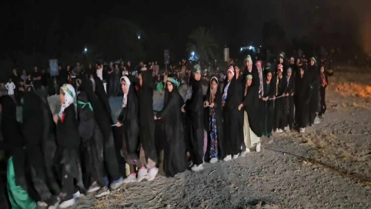 برگزاری بازسازی واقعه شام غریبان حسینی در روستای زمین سنگ شمیل+فیلم