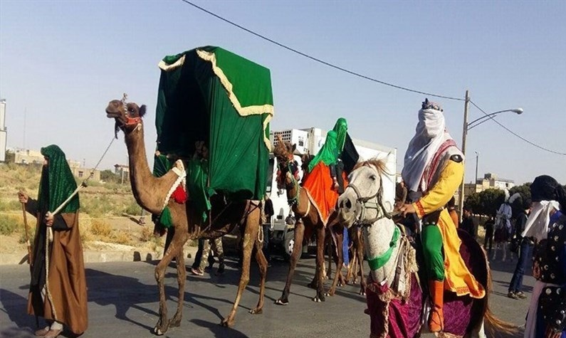 نمایش کاروان شترسوار در سوم عاشورا