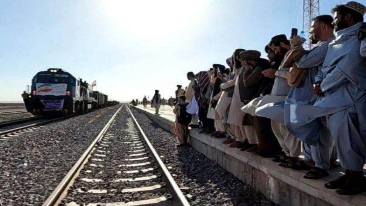 انتقال بیش از ۷۷ هزار متریک تن کالا در افغانستان