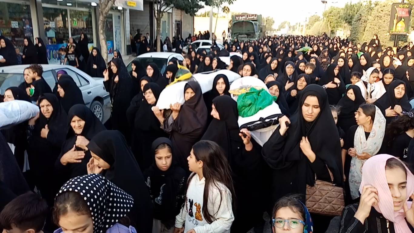 مراسم تشییع نمادین پیکر مطهر امام حسین (ع) در شهر ارداق + فیلم