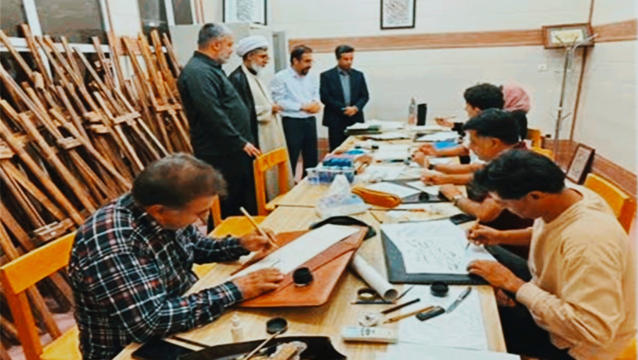 نشست خوشنویسی سیدالشهداء با حضور خوشنویسان اهل سنت در بستک