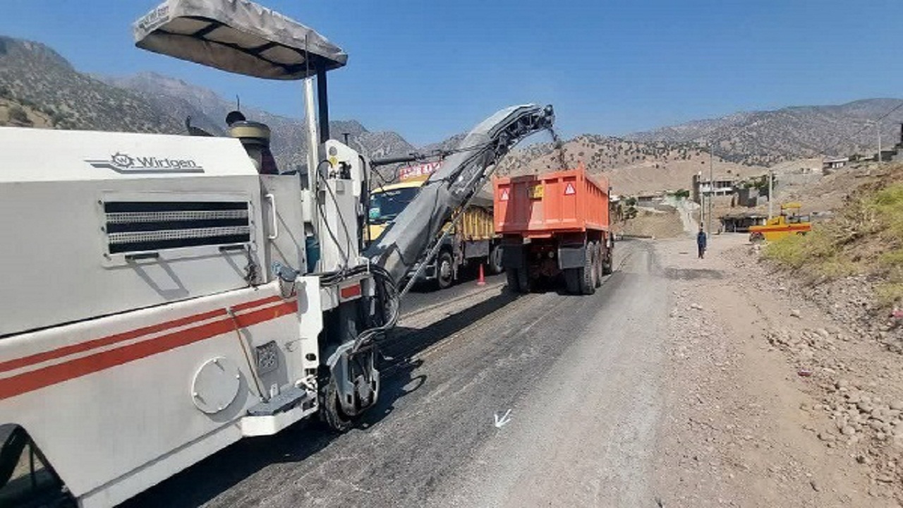 اتمام ۲ کیلومتر روکش آسفالت در محور چهارخطه لردگان به بروجن