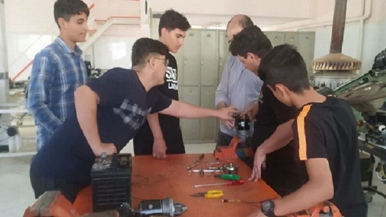 ۷۲۴ دانش آموز مددجو در دوره‌های آموزشی کمیته امداد زنجان شرکت کردند