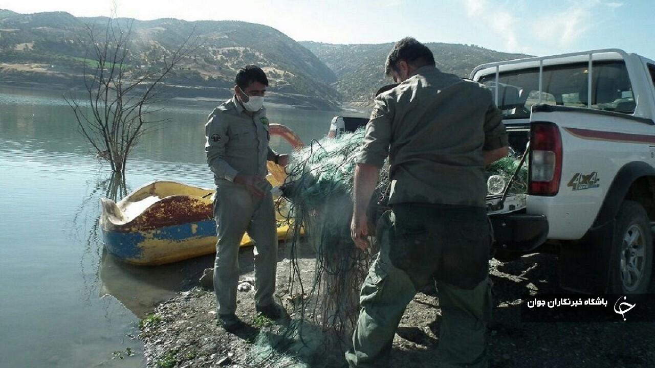 ۴ صیاد متخلف حاشیه زرینه رود شاهین‌دژ دستگیر شدند