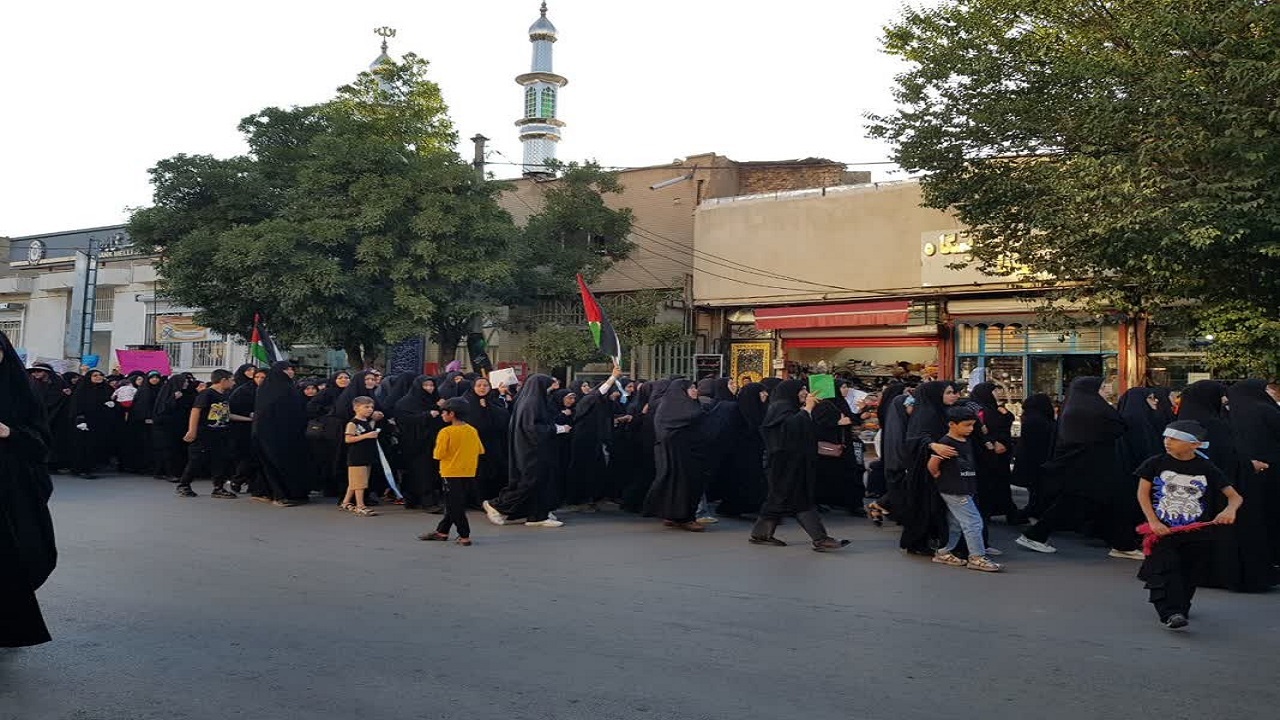 تصاویری از راهپیمایی بانوان ازنا در مراسم رهروان زینبی