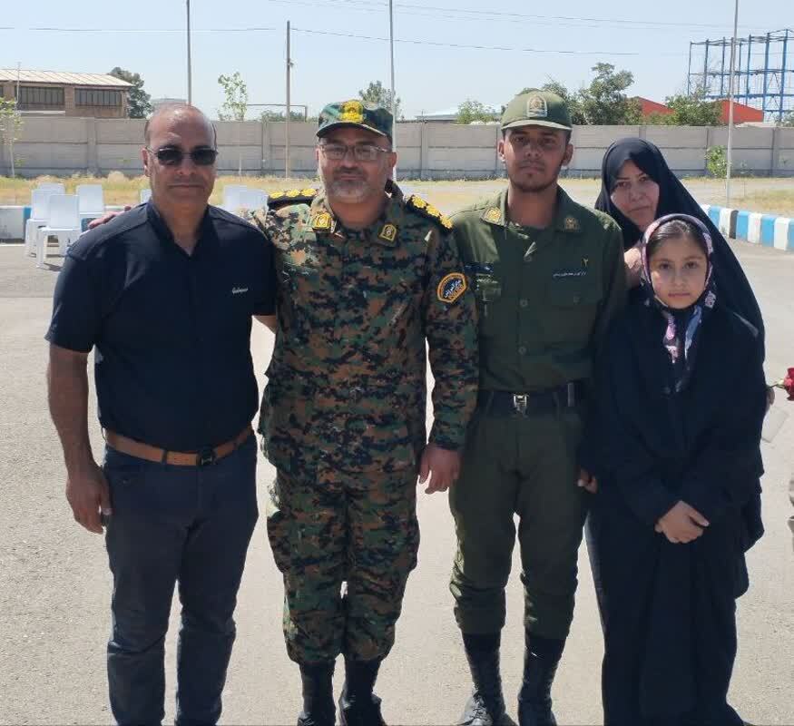 تجلیل و قدردانی سربازان مرکز آموزشی شهید مطهری به والدین در نیشابور تجلیل و قدردانی سربازان مرکز آموزشی شهید مطهری به والدین در نیشابور