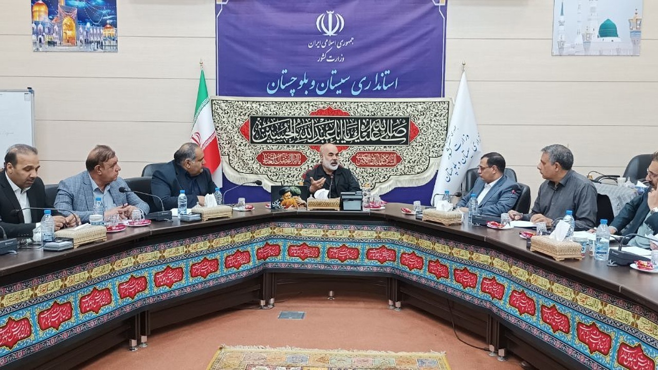 مرزنشینان باید از عواید مرز بهره ببرند/ آماده سازی چهار هزار پلاک زمین برای حاشیه نشینان شهر زاهدان