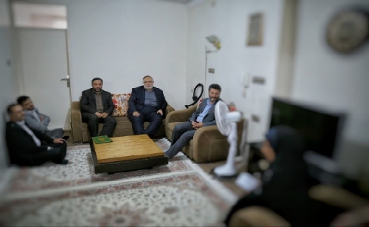 دیدار استاندار قزوین با خانوادههای کمبرخوردار سادات+ تصاویر دیدار استاندار قزوین با خانوادههای کمبرخوردار سادات+ تصاویر