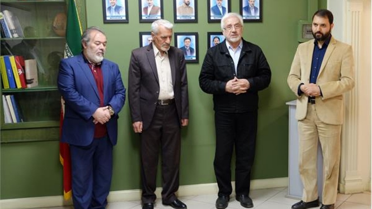 باشگاه خبرنگاران -رونمایی از یادبود مدیران کل ادوار مرکز هنر‌های تجسمی وزارت فرهنگ
