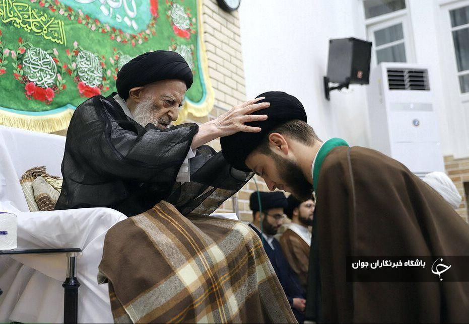 عمامه گذاری به دست مراجع تقلید در قم
