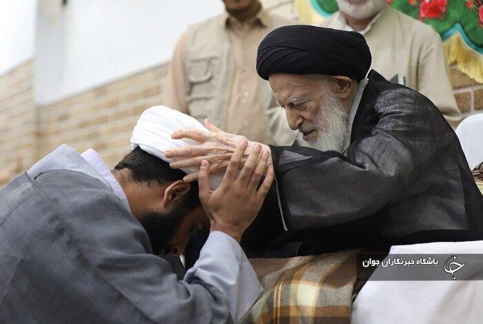 عمامه گذاری به دست مراجع تقلید در قم