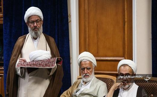 عمامه گذاری به دست مراجع تقلید در قم