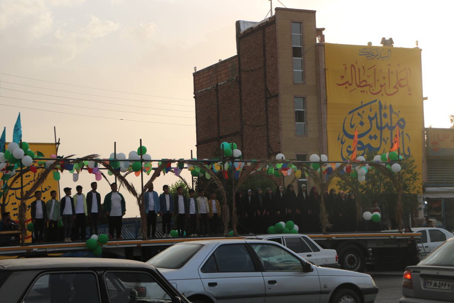 راه‌اندازی کاروان شادی به همت نوجوانان گروه سرود تنها علمدار