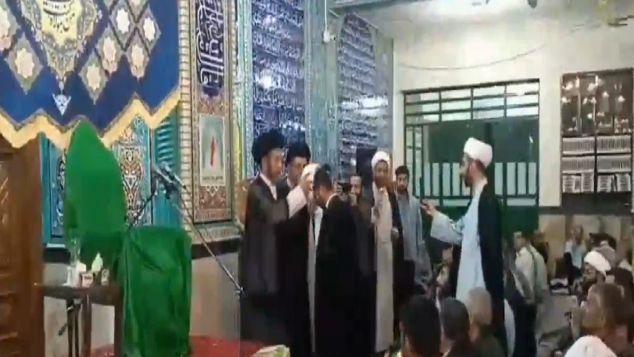 عمامه گذاری طلاب در روز عید غدیر خم در میانه