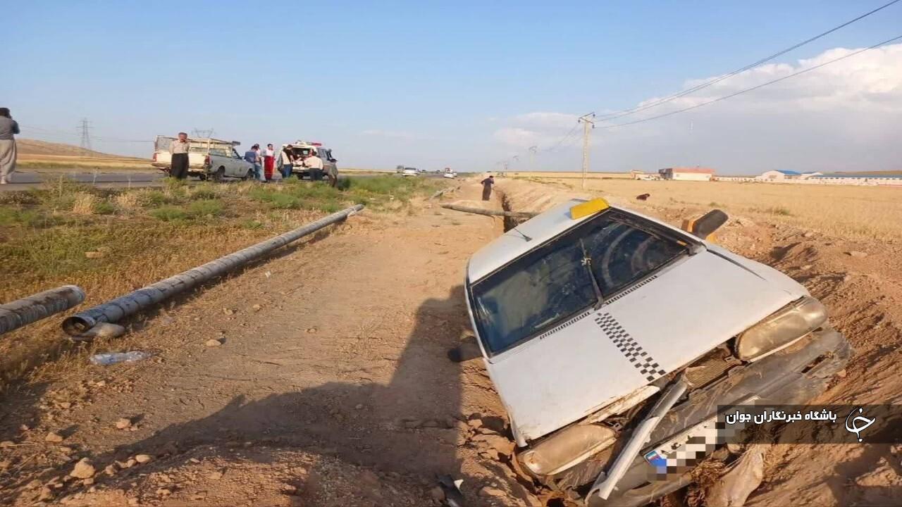 تصادف خودروی سواری در محور مهاباد_میاندوآب ۲ مصدوم برجا گذاشت