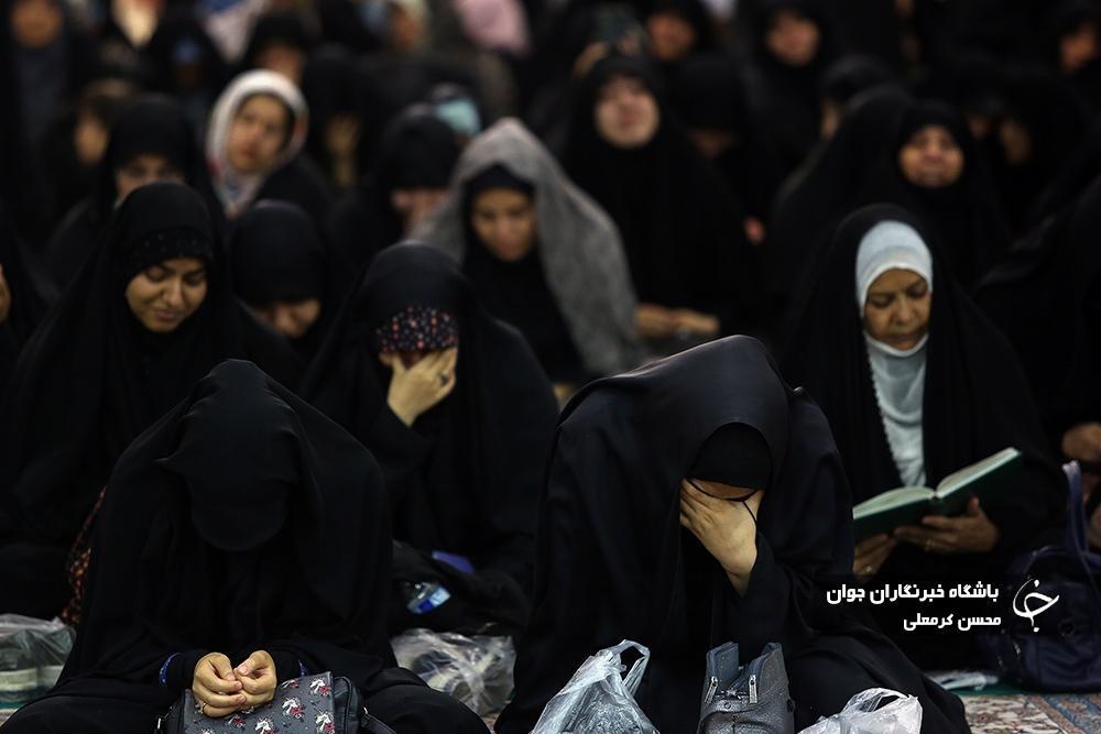 حضور بانوان در مراسم سوگواری شهید رئیسی