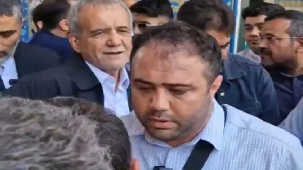 مسعود پزشکیان وارد حرم مطهر امام رضا (ع) شد
