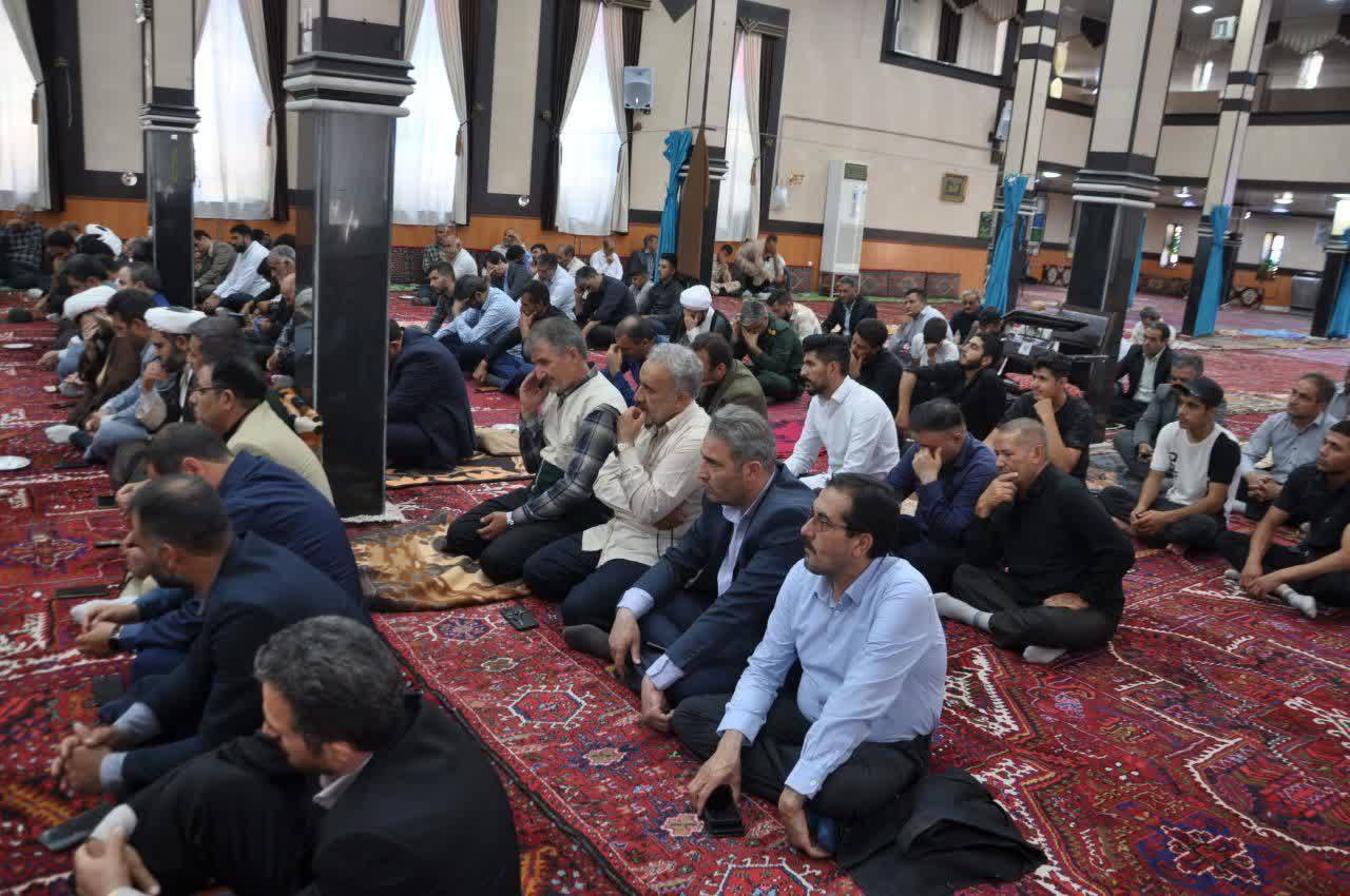 حضور گسترده مردم در مراسم چهلم آیت الله رئیسی و همراهان در چهاربرج