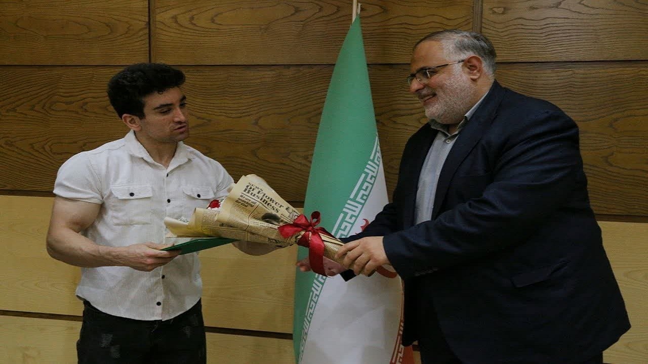 تجلیل استاندار قزوین از قهرمان سنگنوردی