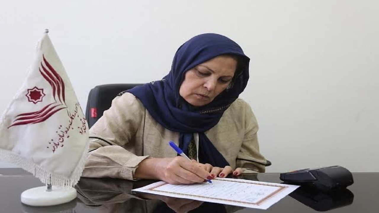 کمک بانوی نیکوکار یزدی به آزادی زندانیان