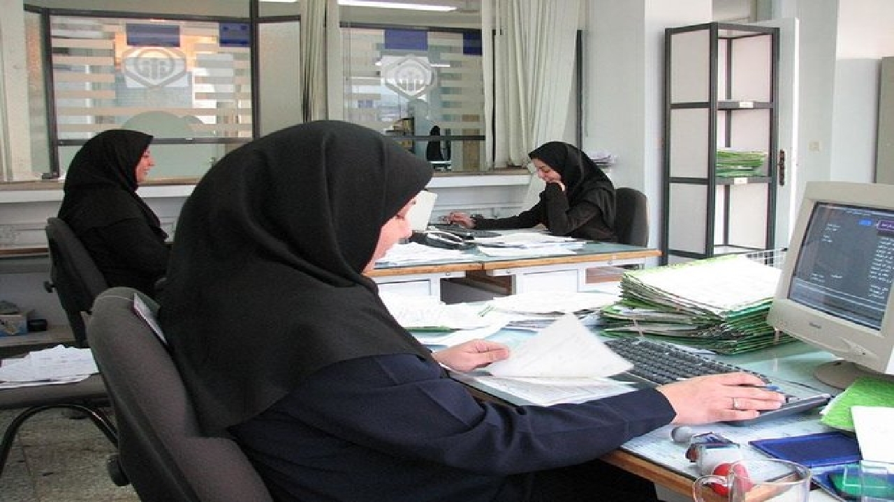 استخدام بیش از ٢٠ هزار نفر طی دو سال اخیر در دستگاه‌های مختلف دولتی در خراسان‌رضوی