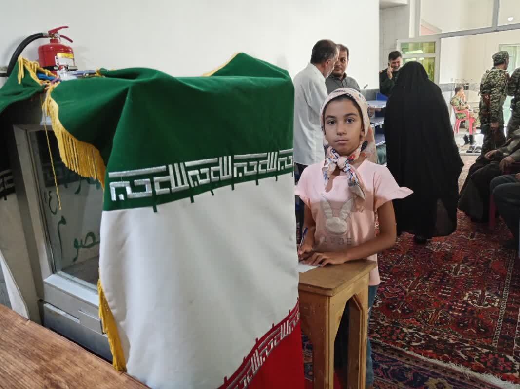حضور کودکان در مراسم انتخابات ریاست جمهوری