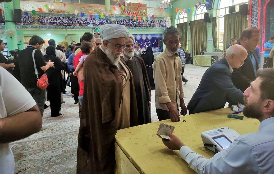 برخی شعب اخذ رای در خراسان رضوی با ازدحام مردم مواجه شده است