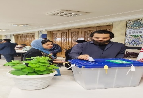 حضور مردم لرستان در شعب اخذ رای انتخابات